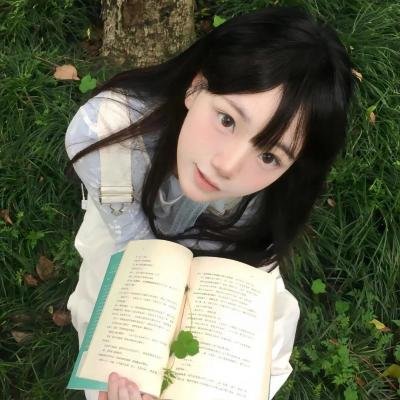 泡沫欢腾的香槟美酒